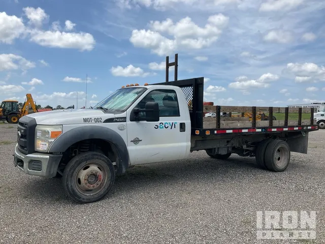 2014 Ford F-450 4x4 Flatbed Truck