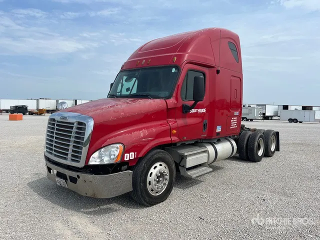 2011 Freightliner Cascadia 125 6x4 T/A Sleeper Truck Tractor