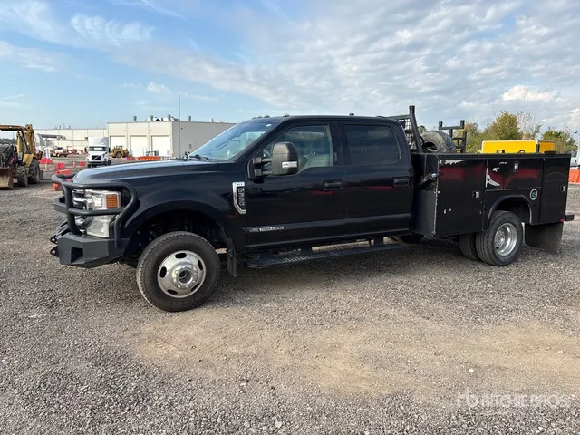 2020 Ford F-350 4x4 Crew Cab Service Truck