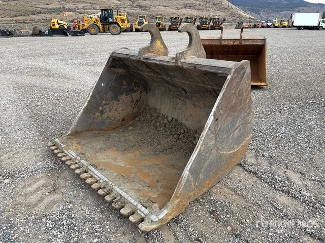 72 in Cleanup Excavator Bucket
