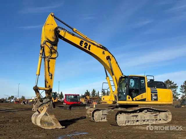 2018 Komatsu PC360LC-11 Tracked Excavator