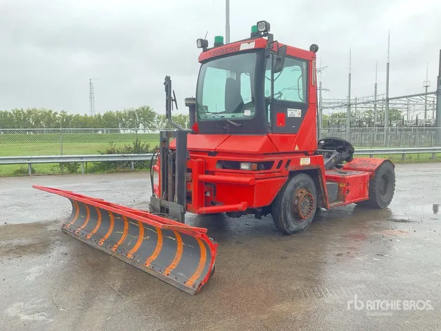 2003 Terberg RT 4x4 Spotter Truck