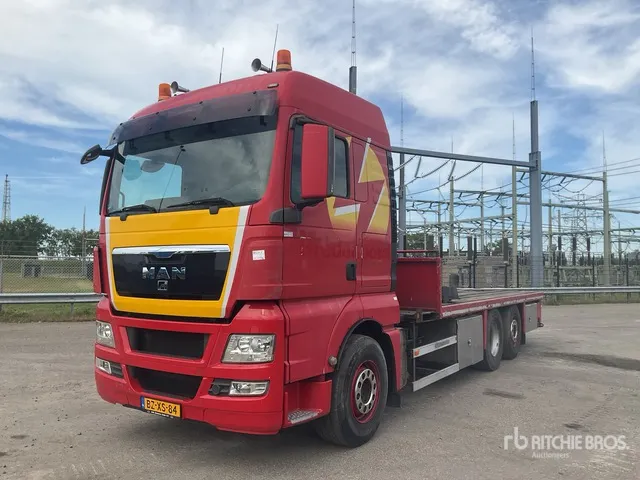 2012 MAN TGX 26.480 6x2 Sleeper Flatbed Truck