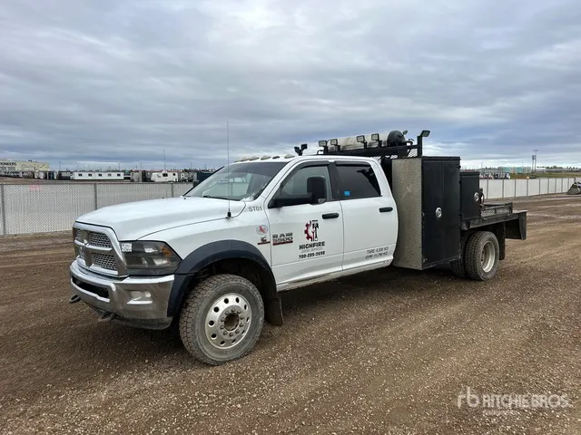 2013 Ram 5500 4x4 Crew Cab Flatbed Truck
