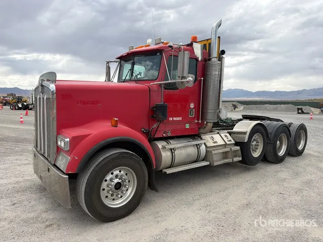 1999 Kenworth W900B 8x4 Tri/A Day Cab Truck Tractor