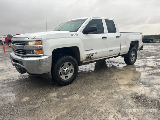 2017 Chevrolet Silverado 2500HD 4x4 Extended Cab Pickup