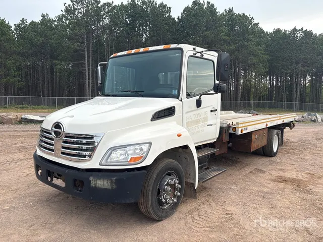 2007 Hino 258 4x2 Rollback Truck