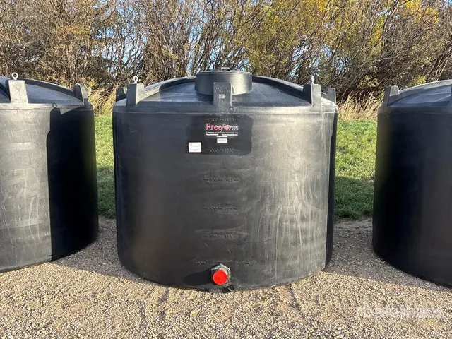 Free Form 1680 gal Poly Water Tank