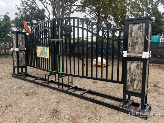 Suihe TM2006NCE202 20 ft Farm Metal Driveway Gate (Unused)