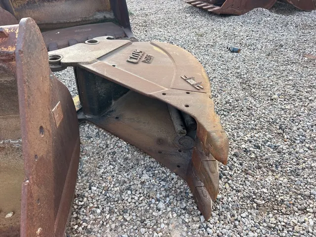 23 in Digging Excavator Bucket