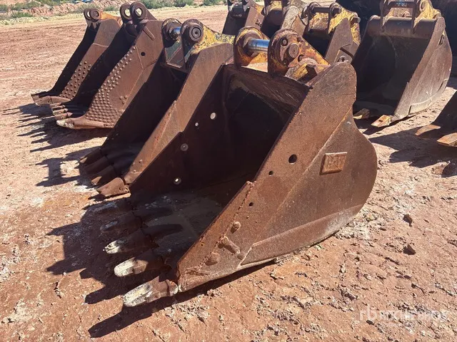41 in Digging Excavator Bucket