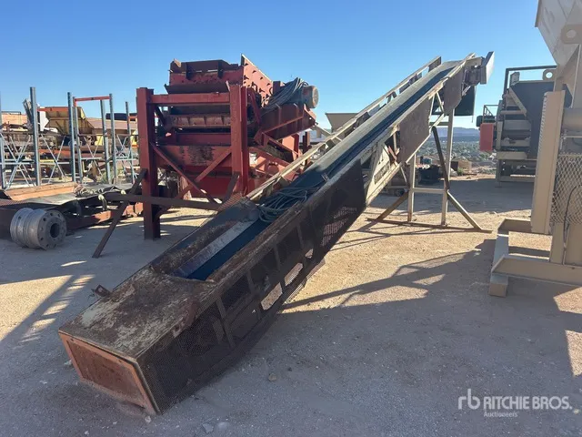 Goodfellow 18 in x 34 ft Stationary Stacking Conveyor Belt