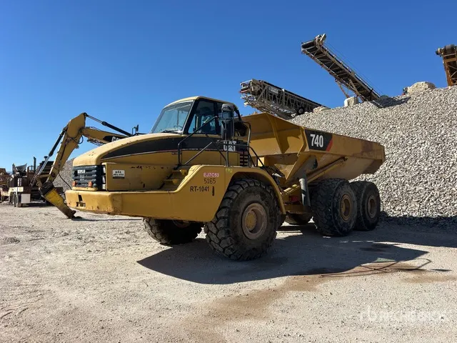 2006 Cat 740 Articulated Dump Truck