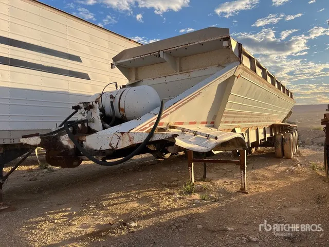1996 Red River LB339 44 ft Tri/A Live Bottom Trailer