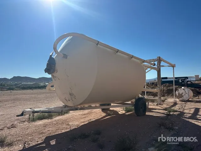 White silo with bag house on wheels 1 Axle Bag House