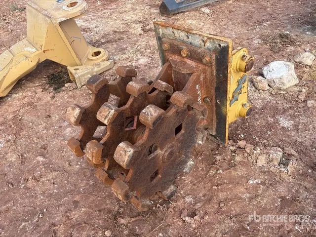American 24 in Compaction Wheel