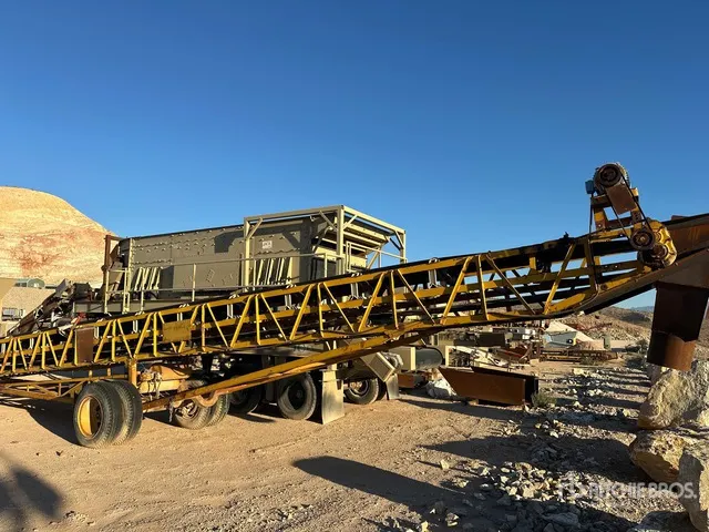 30 in x 62 ft Portable Radial Stacking Radial Stacker Frame w/ Tires Conveyor Belt