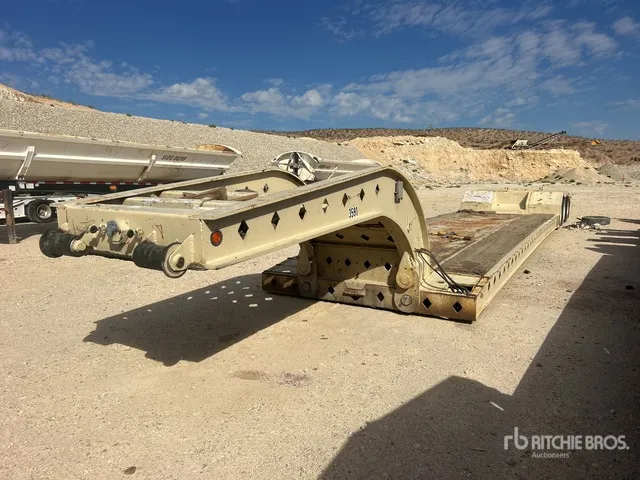 1994 Diamond 45 ton Tri/A Removable Gooseneck Lowboy Trailer