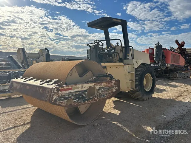 1997 Ingersoll Rand SD115D Smooth Drum Compactor