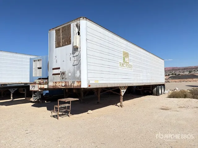 2011 Utility VS2R5 45 ft T/A Van Trailer