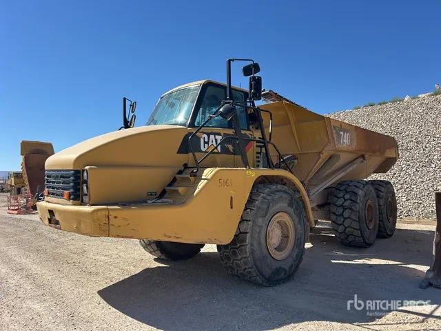 2010 Cat 740 Articulated Dump Truck
