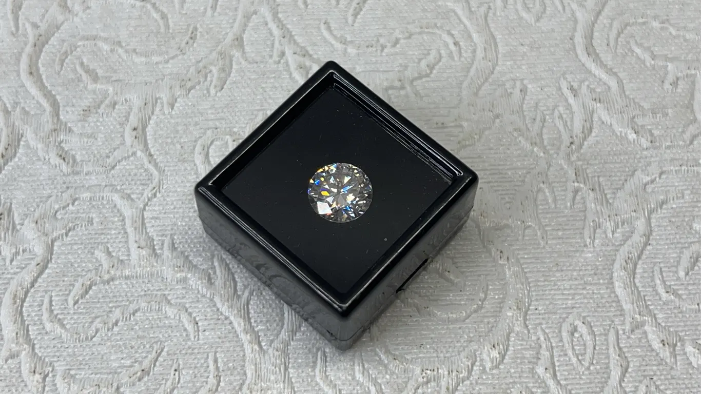 3.0ct Moissanite Lab Diamond, Round Brilliant Cut