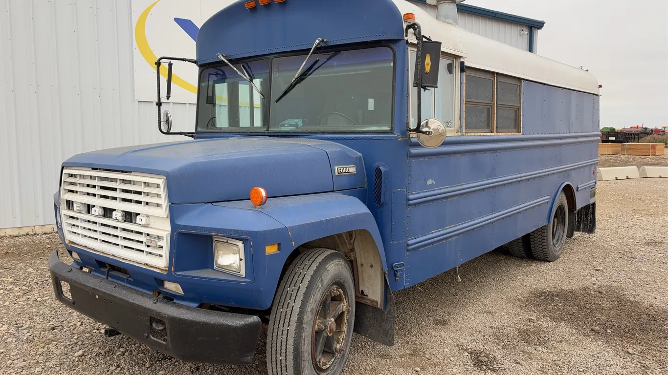1980 FORD BUS CONVERTED TO CAMPER