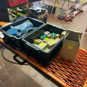 Tote of Rocker MDDG Clips and Evercoat Pads