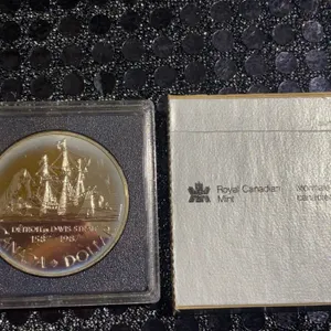 1987 Royal Canadian Mint Silver Dollar Davis Strait 500 Silver 23.4g with Case