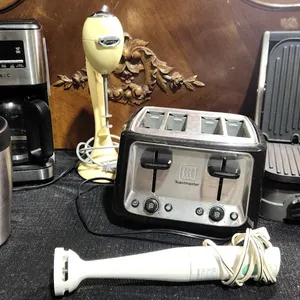 Kitchen Small Appliance Lot: Breville Grill, Braun Blender, Toaster, Coffee Maker, Ice Bucket