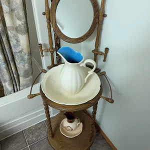 WBAM Canada Pitcher & Basin With Washstand