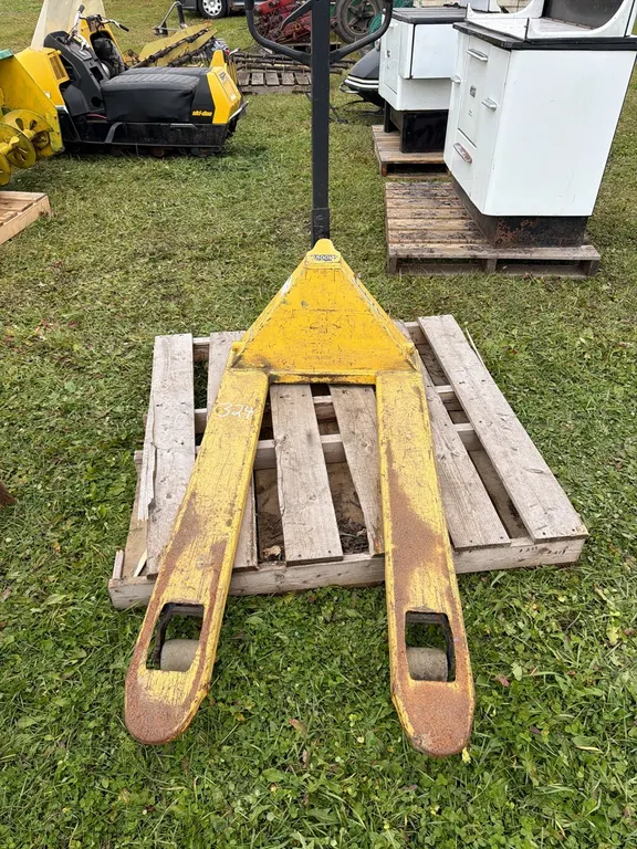 2500 KG pallet jack (GST 5% charged)
