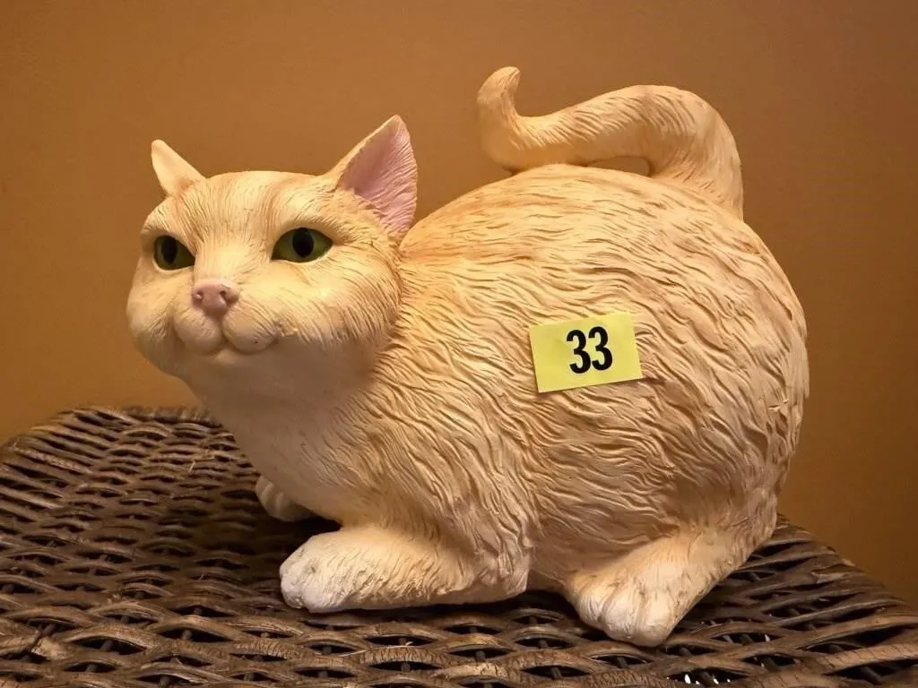 Cat birdhouse