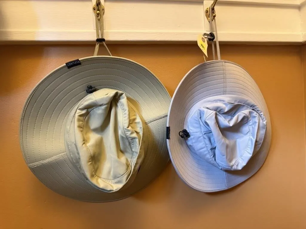 Brimmed sun hats (2)