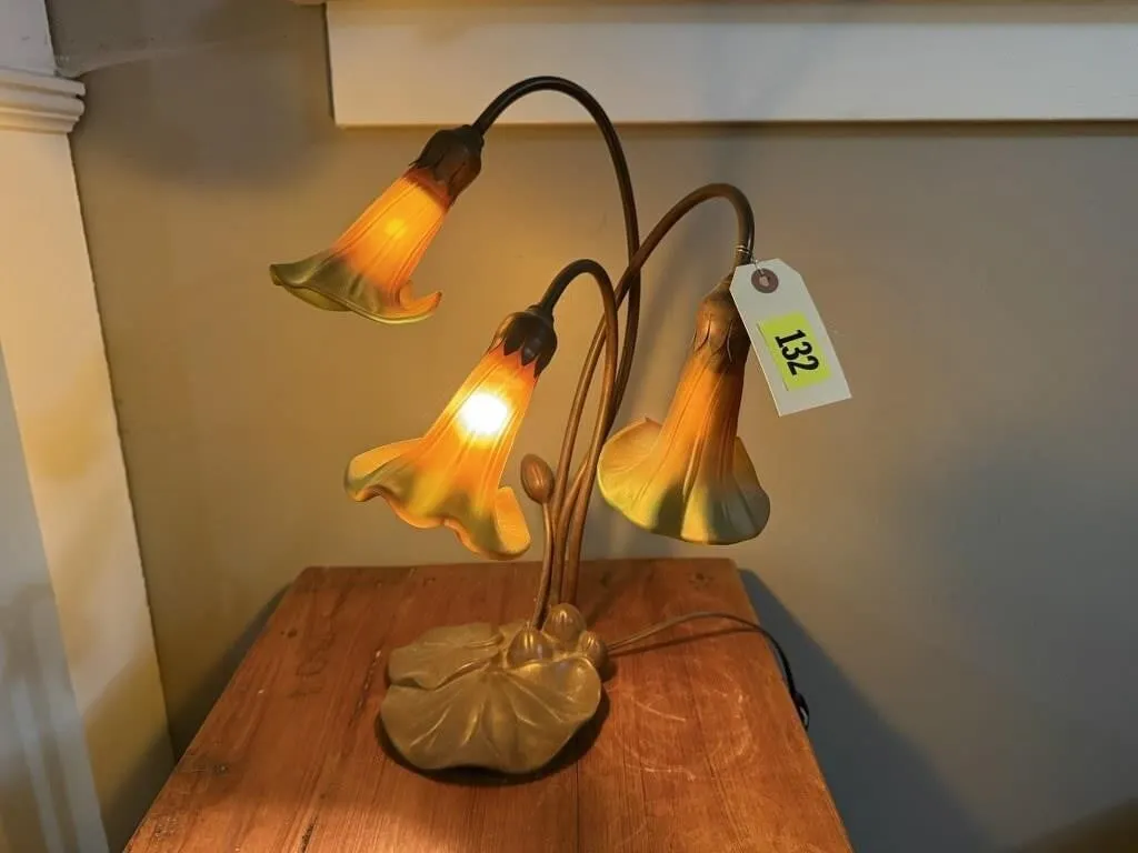 Lily table lamp