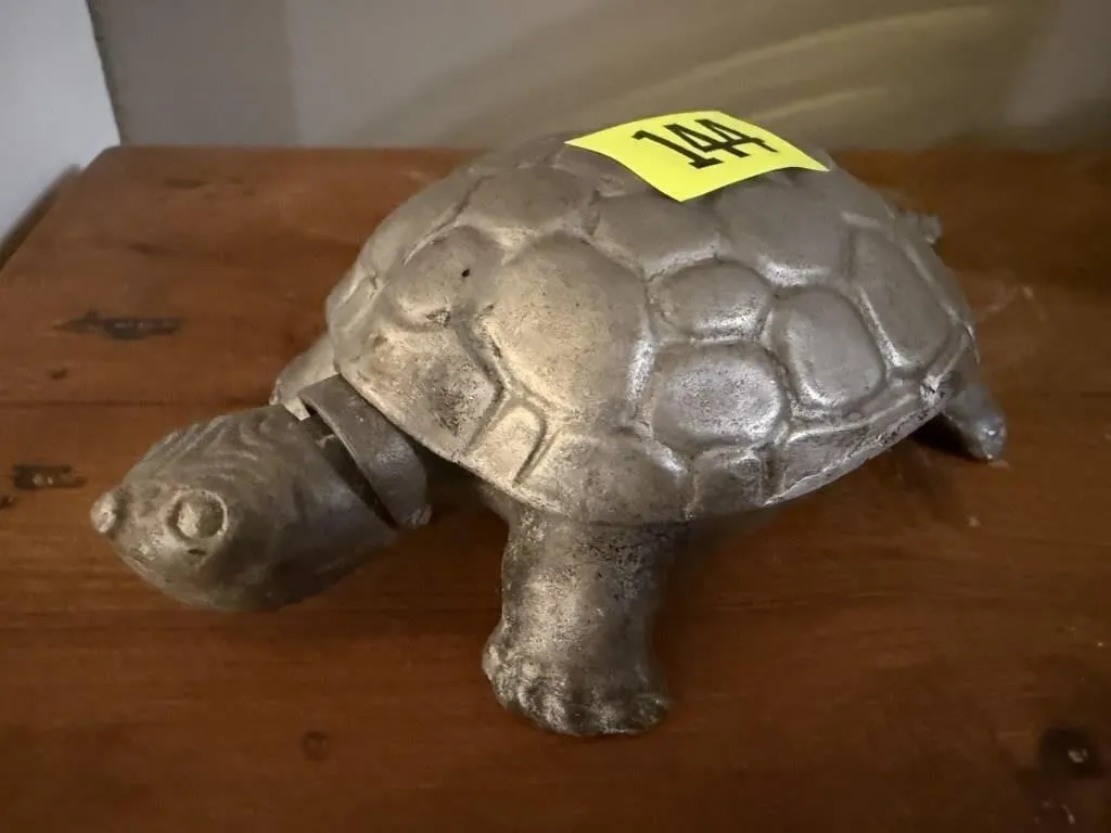 Turtle trinket box
