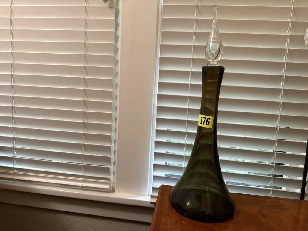 Glass decanter