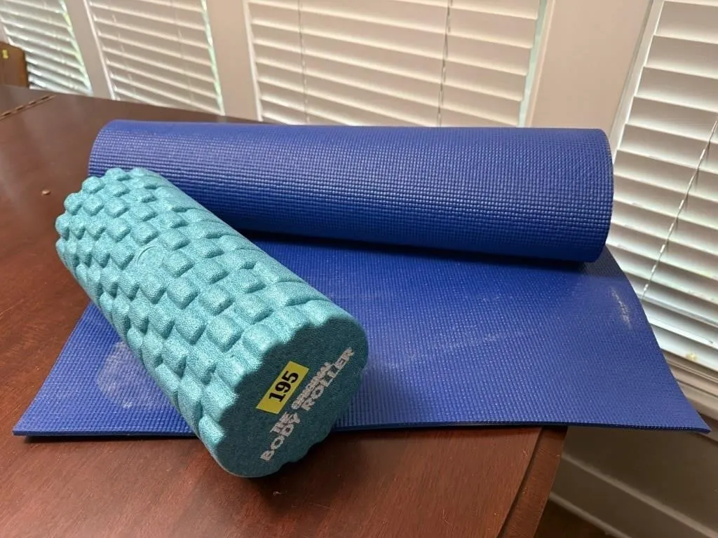 Yoga mat, body roller