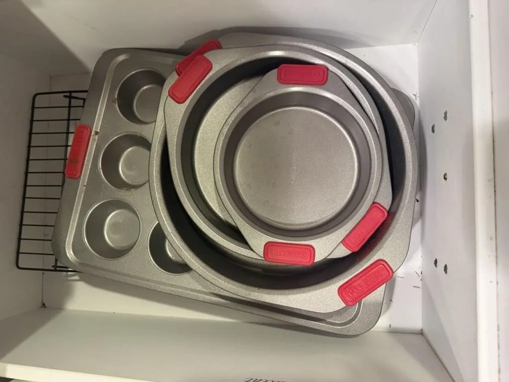 Cake Boss baking pans, muffin pans, cake pans,