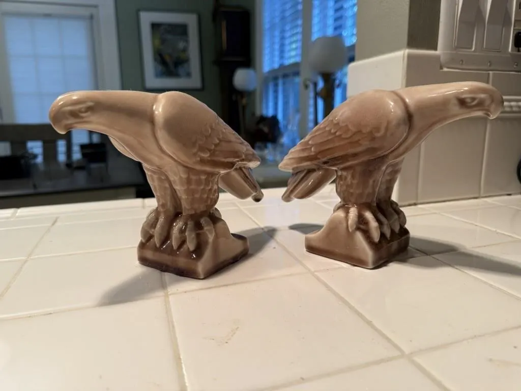 Eagle statues (2)