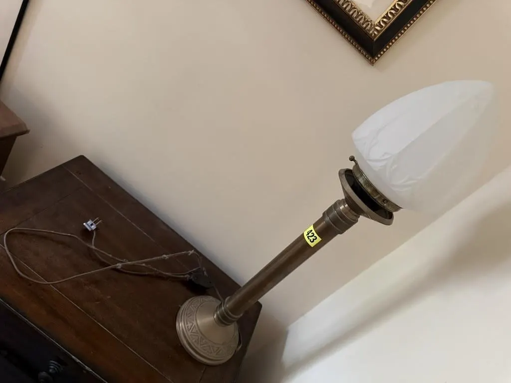 Art deco torch style accent lamp