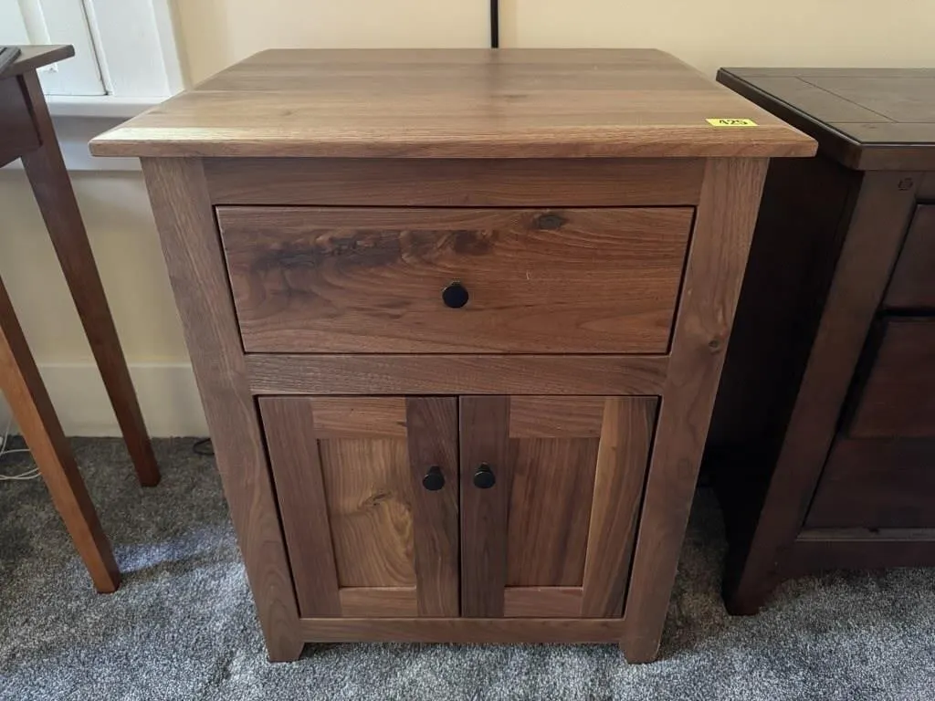 Nightstand/storage table