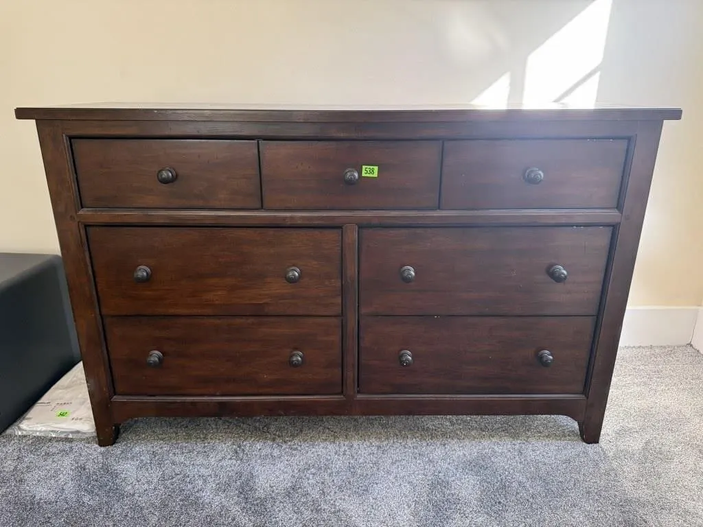 Chest of drawers