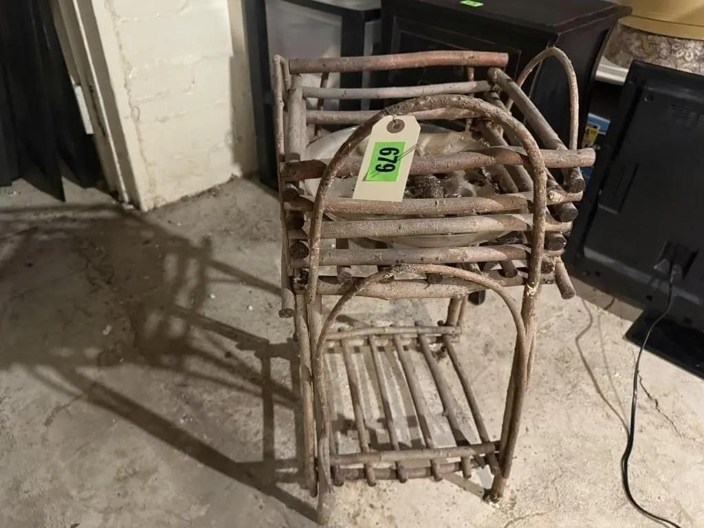 Willow plant stand, flower pot
