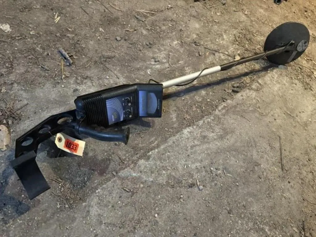 Bounty Hunter metal detector