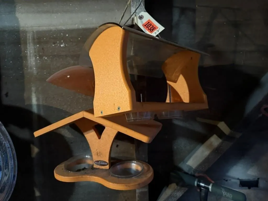Platform bird feeders (2)