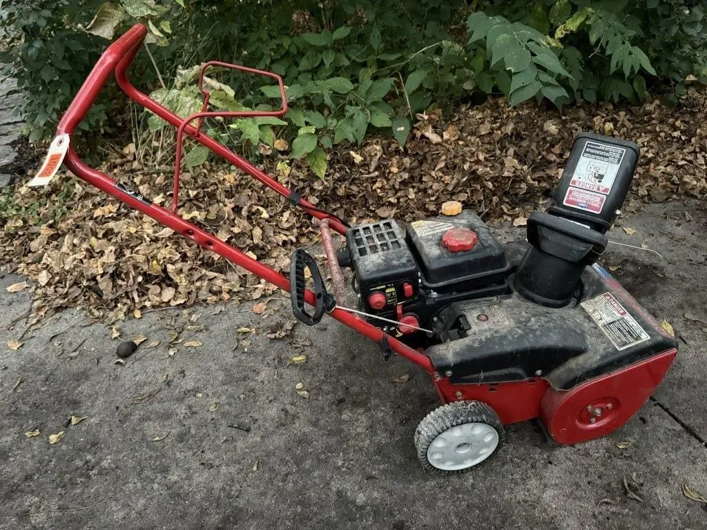 Troy-Bilt Squall 2100 snow blower