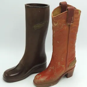 #8 Carrier Shoes CarriBoots Store Display Pair