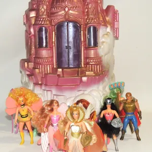 #27 1985 She-Ra Princess of Power Castle 9 Figures