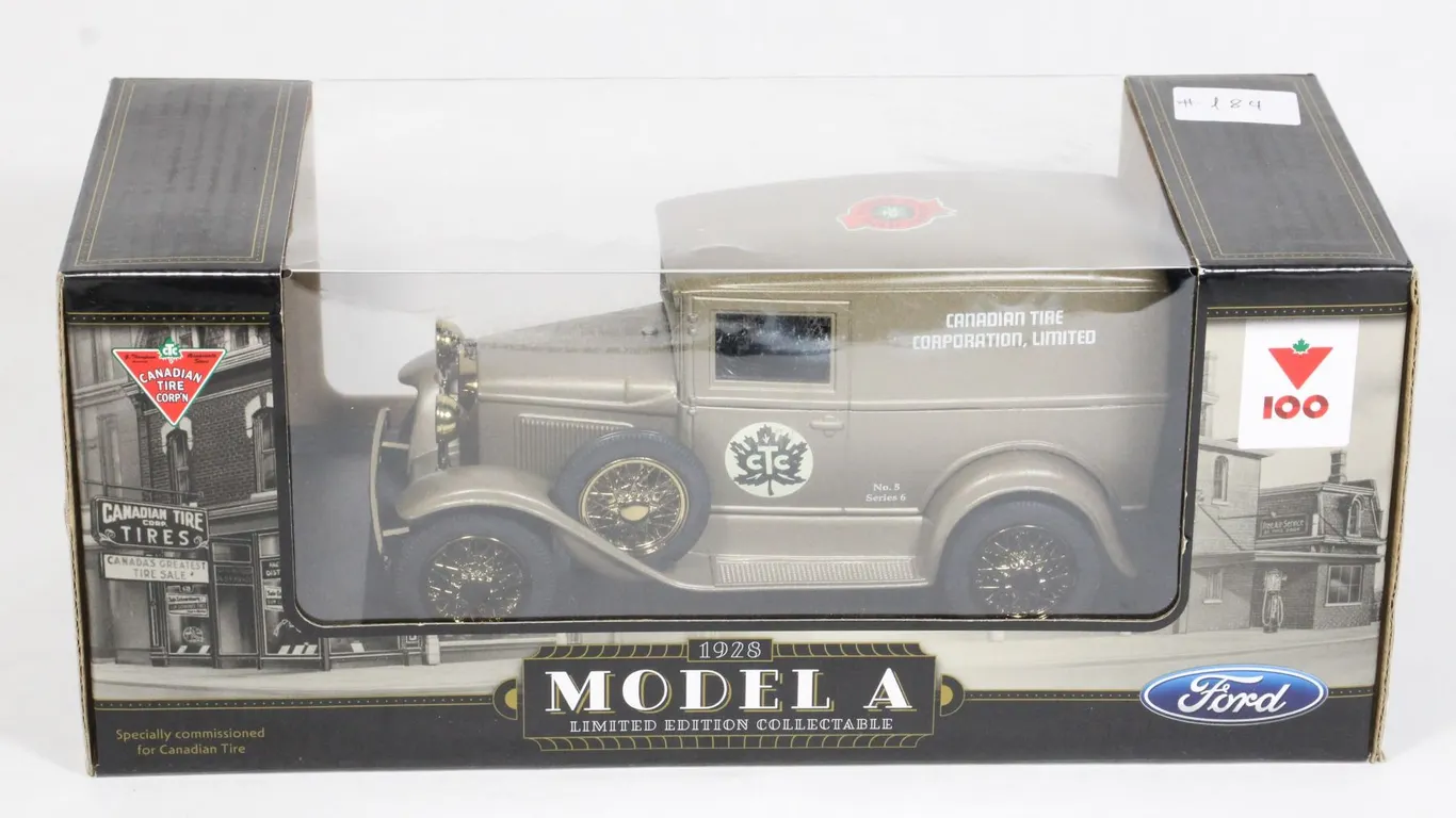 #184 Sealed 1:24 Diecast 1928 Ford Model A Ford
